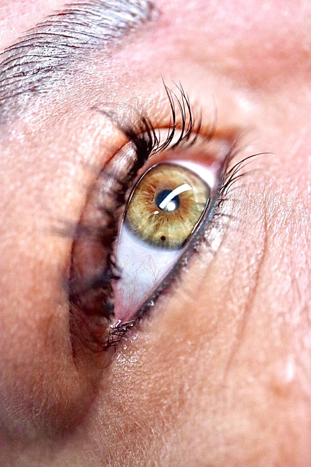 Delineado permanente de ojos